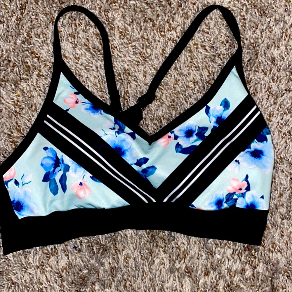 sports bra